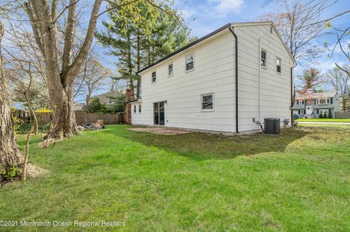 13 Salisbury Ave, Middletown NJ  07748-5240 exterior