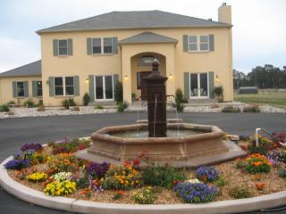 405 Spring Grove Rd, Hollister, CA 95023-9022