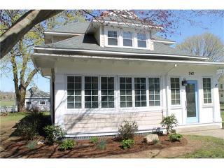 242 South Rd, Groton, CT 06340-4614