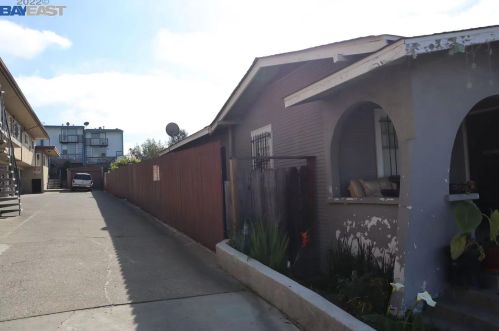 2416 94th Ave, Oakland, CA 94603-1904