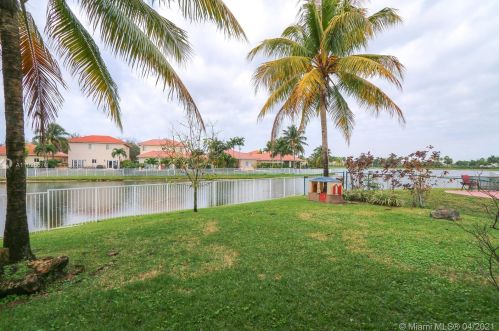 3058 140th Ave, Hollywood, FL 33027-3948