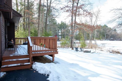 21 Dianna Rd, Londonderry NH  03053-3237 exterior