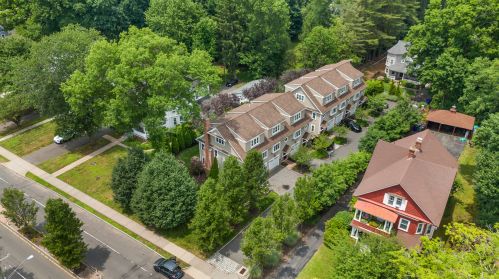 1092 Farmington Ave, Hartford CT  06107-2160 exterior