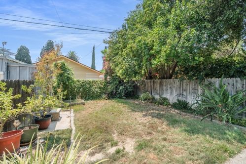 3944 Linwood Pl, Riverside CA  92506-1890 exterior