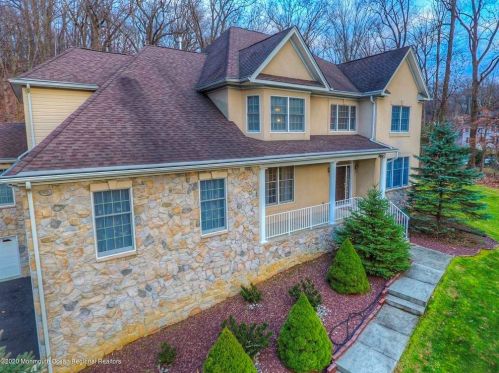 49 Beacon Hill Rd, Morganville, NJ 07751-4204