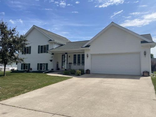 405 Crowfoot Ave, Fond Du Lac, WI 54935-1865