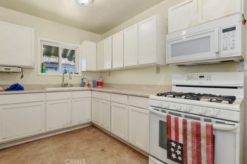 1071 Rialto Ave, San Bernardino CA  92408-1221 exterior