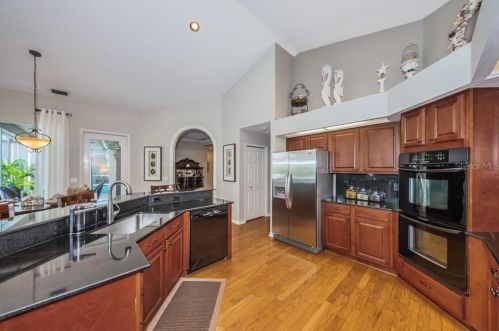 4811 Cross Pointe Dr, Oldsmar FL 34677-5202 exterior