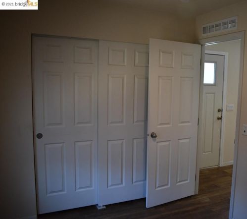 1624 Highway 99, Manteca CA  95336-8119 exterior