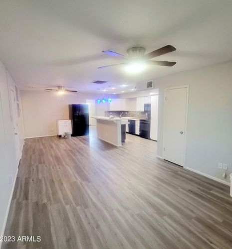 6249 Rose Ln, Glendale, AZ 85301-4427