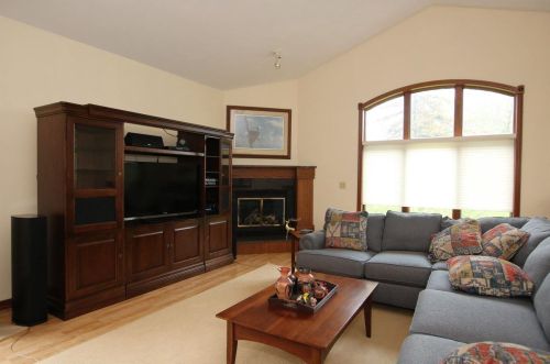 1093 Buttermilk Creek Dr, Fond Du Lac, WI 54935-6120
