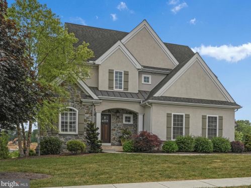 506 Delp Rd, Lancaster, PA 17601-2956