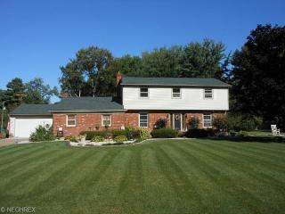 1935 Devonshire Dr, Canton, OH 44708-2044