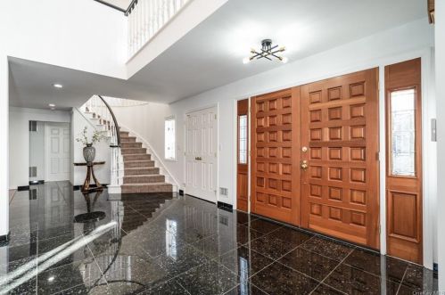 15 Deer Run, Rye Brook NY  10573-1300 exterior