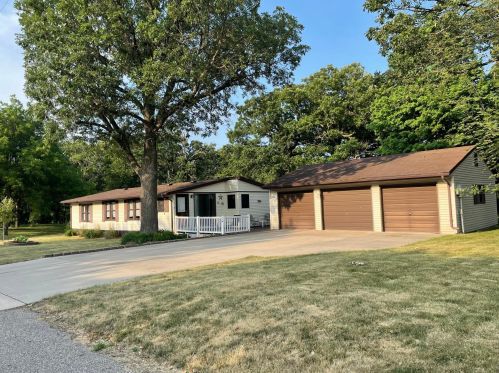 114 East St, Blue Earth, MN 56013-2731