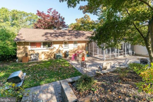 4126 Jackson Dr, Miquon, PA 19444-1640