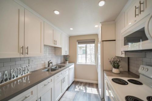 5889 Lake Almanor Dr, San Jose, CA 95123-2440
