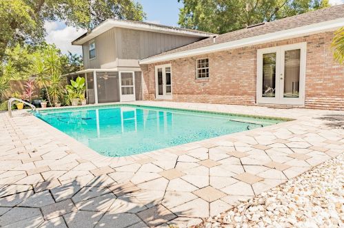 951 Heron Cir, Winter Haven, FL 33884-2511