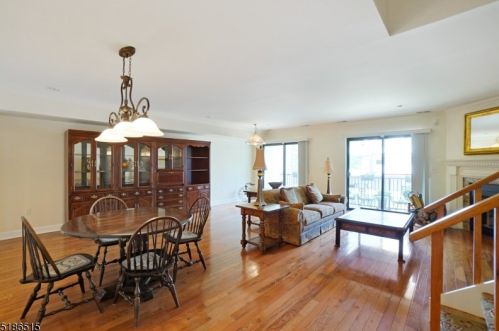 4 Millay Ct, Teaneck NJ  07666-6465 exterior