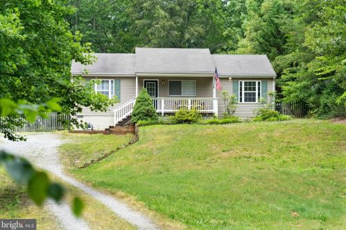 556 Ramoth Church Rd, Fredericksburg VA  22406-4404 exterior