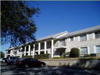 115 Country Club Dr, Niceville, FL 32578-2005