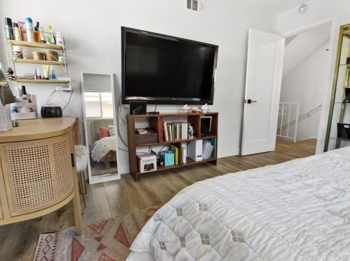6907 Leilani Ln, Cypress CA  90630-5719 exterior