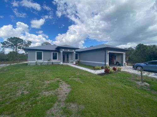 2925 37th Ave, Naples, FL 34120-1569