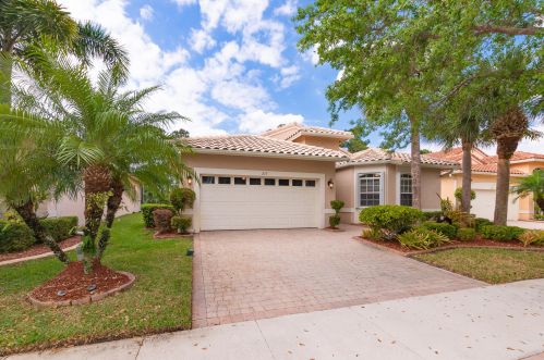 215 Chorale Way, Fort Pierce, FL 34986-2621