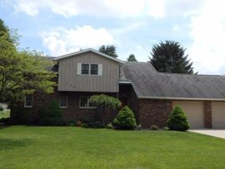 102 Greenmoor Dr, Arcanum, OH 45304-1422