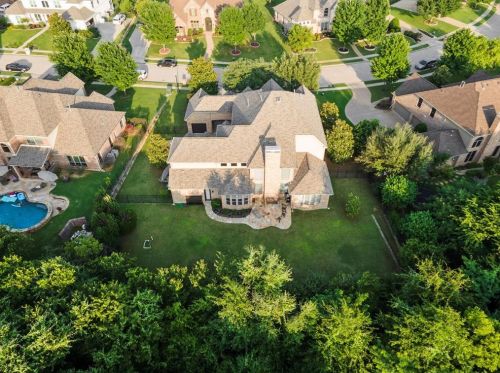 2209 Roadrunner Dr, Lewisville TX  75022-7885 exterior