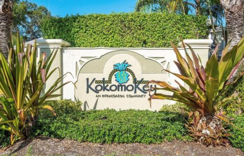 828 Kokomo Key Ln, Delray Beach FL  33483-6027 exterior