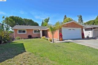 4592 Carver Ct, Pleasanton, CA 94588-3922