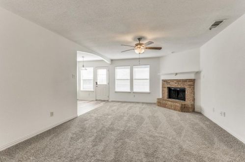 409 Reagan Ln, Burleson TX  76028-5698 exterior