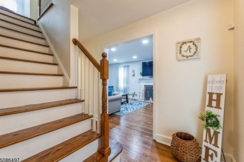 190 Highfield Ln, Nutley, NJ 07110-2416
