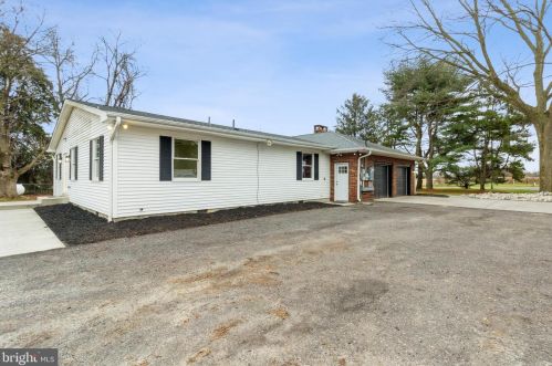 891 Kings Hwy, Pilesgrove NJ  08098-5456 exterior