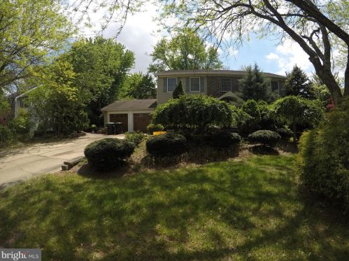 2 Presidential Dr, Berlin Boro NJ  08009-1358 exterior