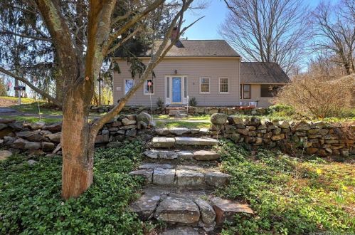 61 Sandy Hill Rd, Waterbury, CT 06762-3611