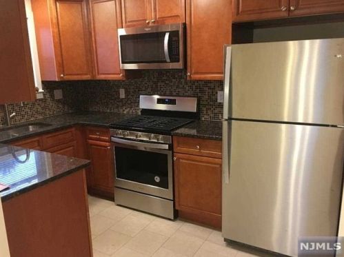 92 Minerva Ave, Paterson NJ 07506-1237 exterior