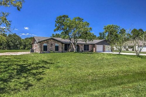 7442 Caldwell St, Hitchcock, TX 77563-3512