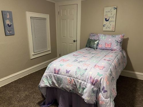 2576 45, Milwaukee WI 53219-3204 exterior