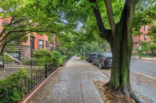 449 Beacon St, Boston MA  exterior