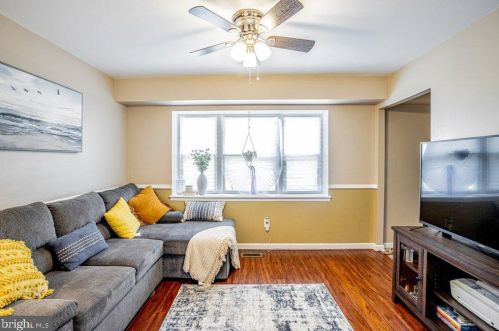 9 Emerald Ct, Willingboro NJ  08046-2272 exterior