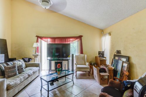3 Corrie Pl, Boynton Beach, FL 33426-7611