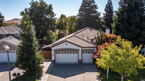 621 Renaissance Ave, Fairfield, CA 94534-4040