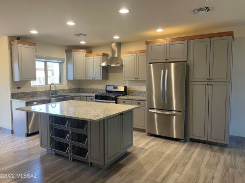 4417 Waverly St, Tucson, AZ 85712-3273