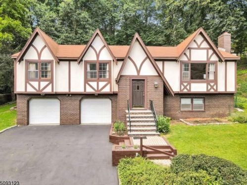 6 Dl Rd, Greystone Park NJ  07950-3303 exterior