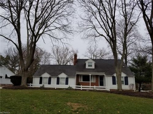 6823 Oakes Rd, Cleveland, OH 44141-2611