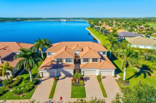 10568 Smokehouse Bay Dr, Naples, FL 65202-5138