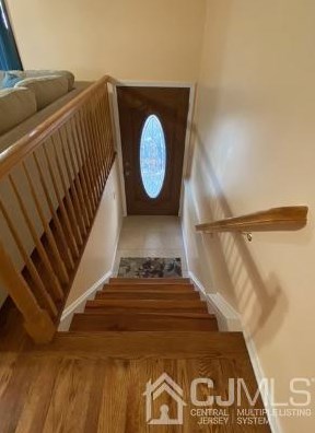 812 1st St, Green Brook, NJ 08812-1039