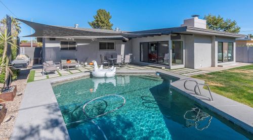 8313 Crestwood Way, Scottsdale AZ  85250-7313 exterior